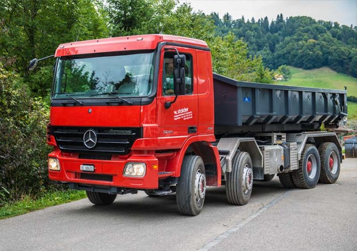 Mercedes Actros mit Hakengerät Mercedes Actros mit Hakengerät